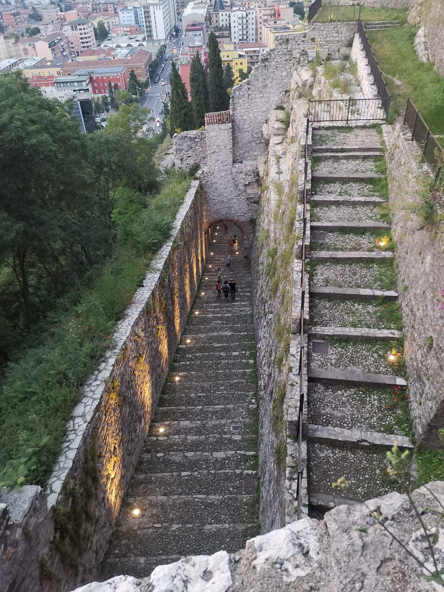 Itinerari tematici - Il castello ovvero Il Falcone d’Italia - Maddalena Carnaghi - La mia guida di Brescia