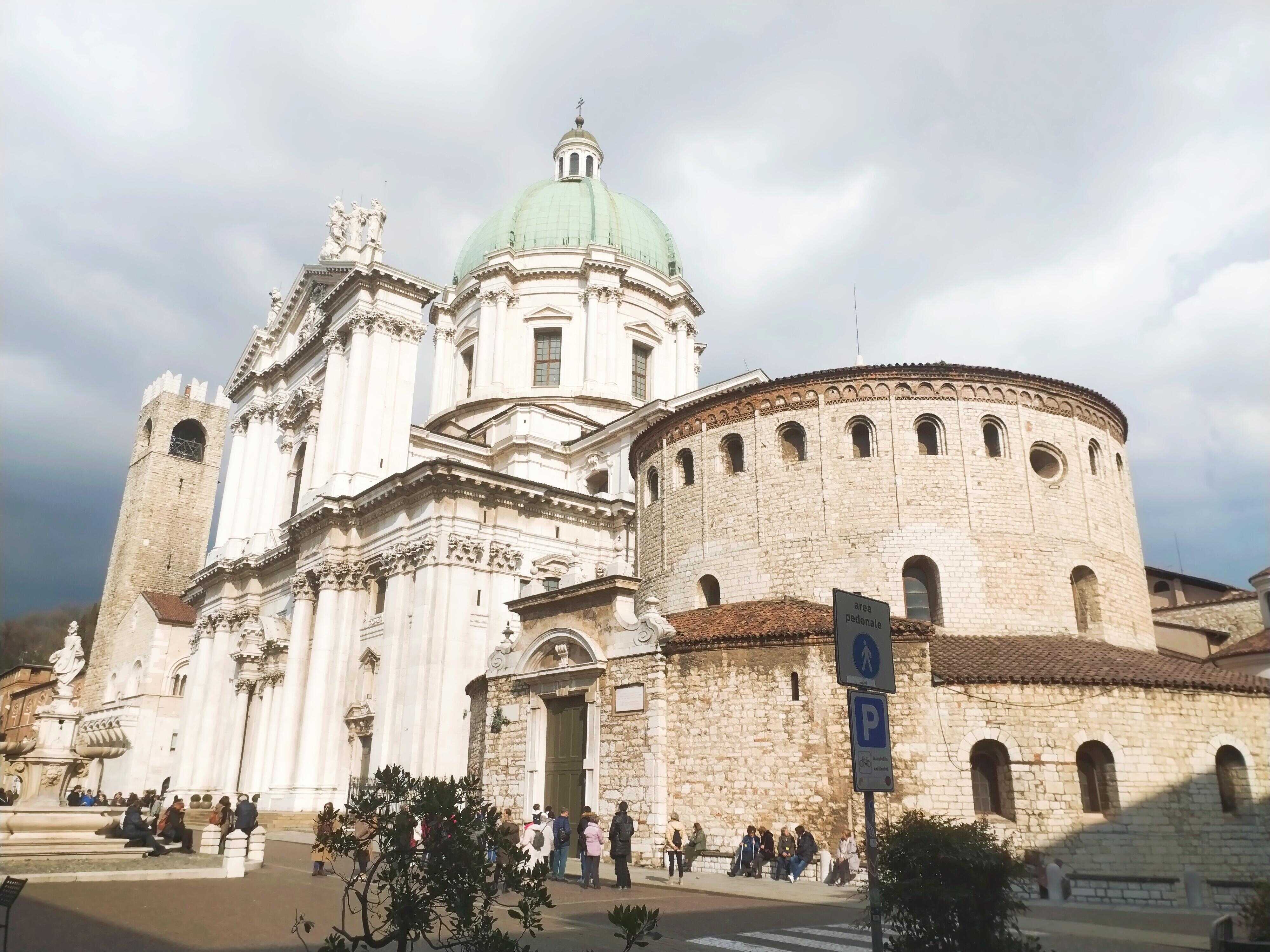 Itinerari classici - Visita alle piazze della città - Maddalena Carnaghi - La mia guida di Brescia